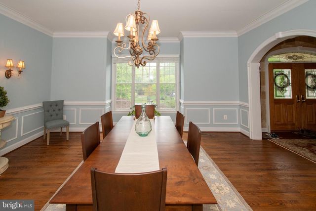 11379 SENECA KNOLL DR, Great Falls, VA 22066