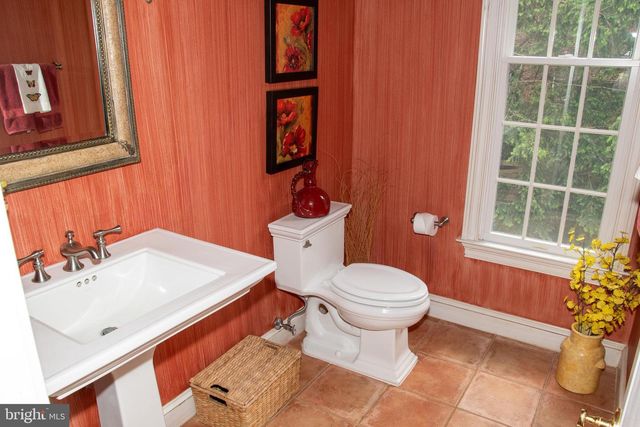 11379 SENECA KNOLL DR, Great Falls, VA 22066