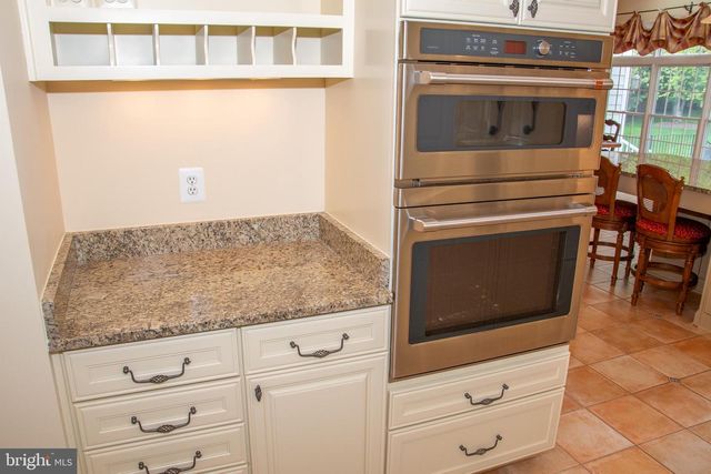 11379 SENECA KNOLL DR, Great Falls, VA 22066