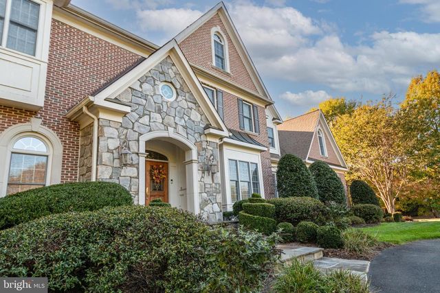 11379 SENECA KNOLL DR, Great Falls, VA 22066