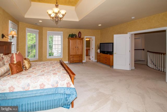 11379 SENECA KNOLL DR, Great Falls, VA 22066