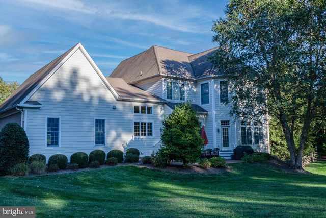 11379 SENECA KNOLL DR, Great Falls, VA 22066