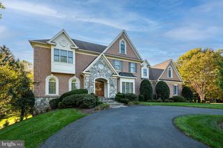 11379 SENECA KNOLL DR, Great Falls, VA 22066
