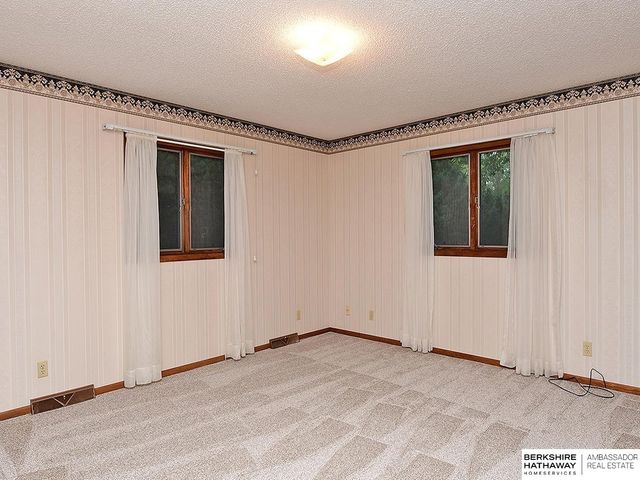 1913 E 16th Street, Fremont, NE 68025
