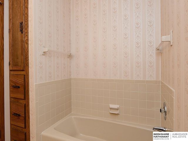 1913 E 16th Street, Fremont, NE 68025