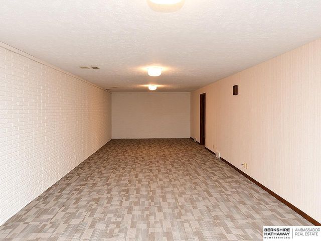 1913 E 16th Street, Fremont, NE 68025