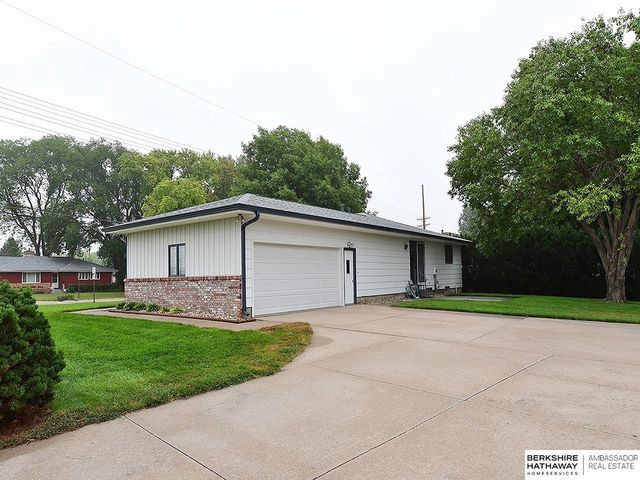 1913 E 16th Street, Fremont, NE 68025