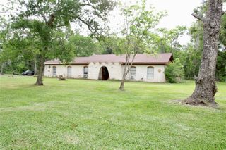 597 County Road 605, Angleton, TX 77515