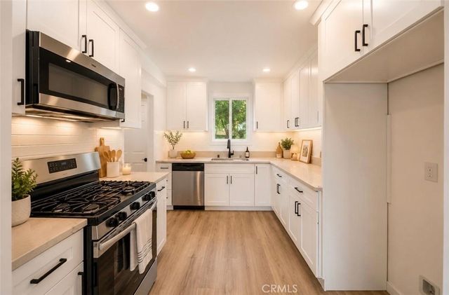 6714 Jellico, Lake Balboa, CA 91406