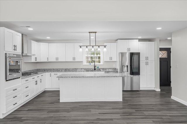 111 Galen Court, Clay City, KY 40312