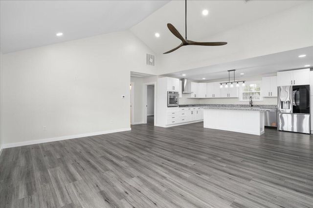 111 Galen Court, Clay City, KY 40312