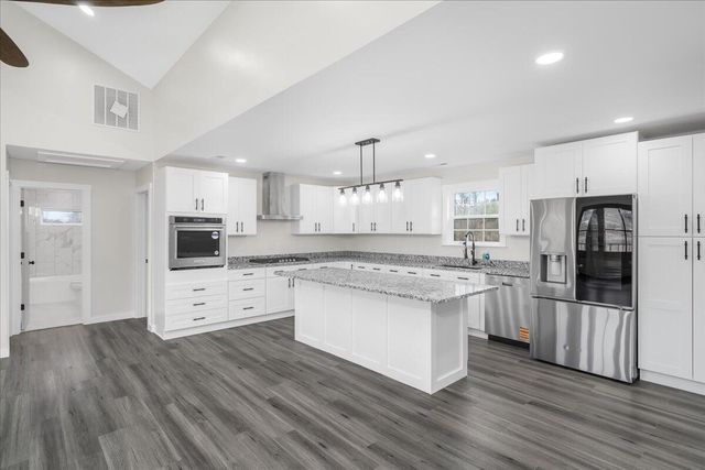 111 Galen Court, Clay City, KY 40312