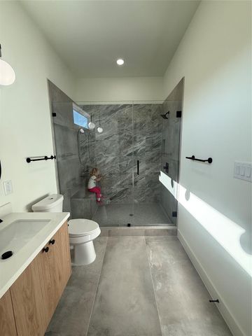 1815 Mckee Street B, Houston, TX 77009