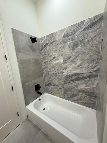 1815 Mckee Street B, Houston, TX 77009