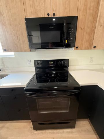 1815 Mckee Street B, Houston, TX 77009