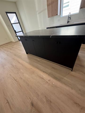 1815 Mckee Street B, Houston, TX 77009