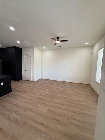 1815 Mckee Street B, Houston, TX 77009