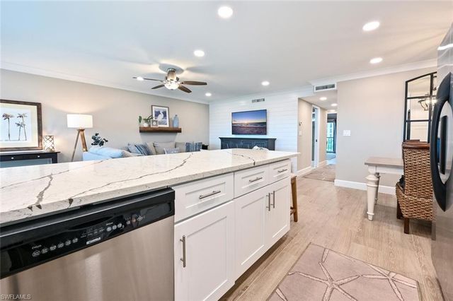3200 Gulf Shore BLVD N 308, Naples, FL 34103