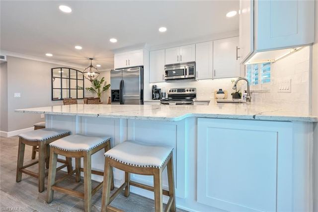 3200 Gulf Shore BLVD N 308, Naples, FL 34103