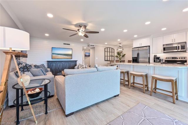 3200 Gulf Shore BLVD N 308, Naples, FL 34103