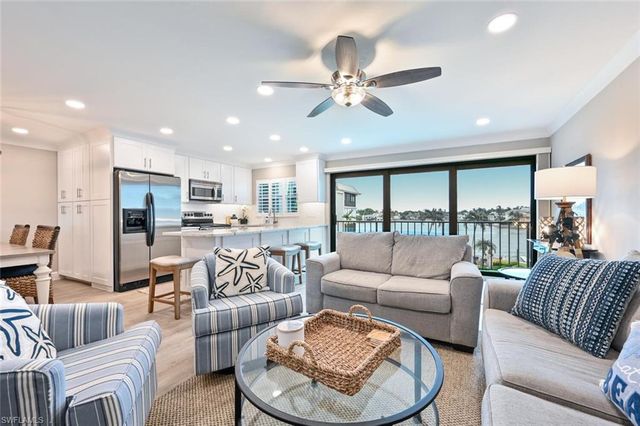 3200 Gulf Shore BLVD N 308, Naples, FL 34103