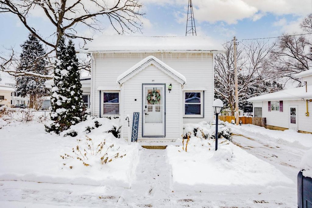 17 Windsor Court, Milton, WI 53563