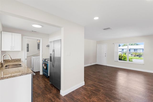 5710 NW 68th Terrace, Tamarac, FL 33321