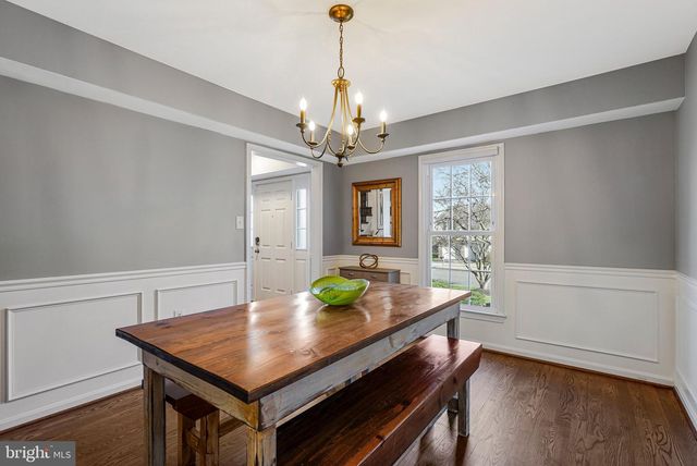 1606 BLACKSMITH LN, Herndon, VA 20170