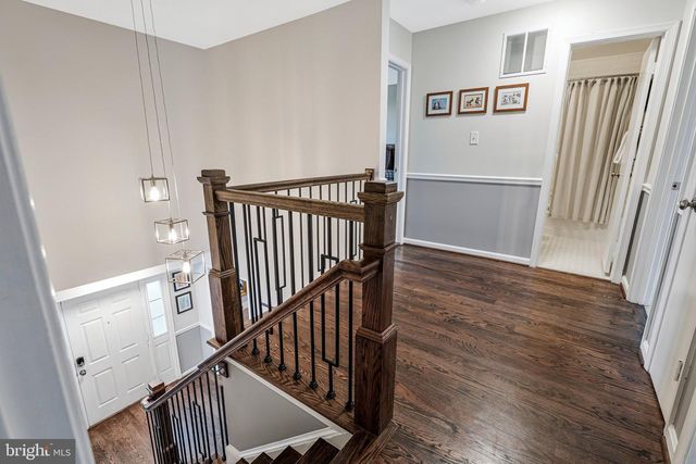 1606 BLACKSMITH LN, Herndon, VA 20170