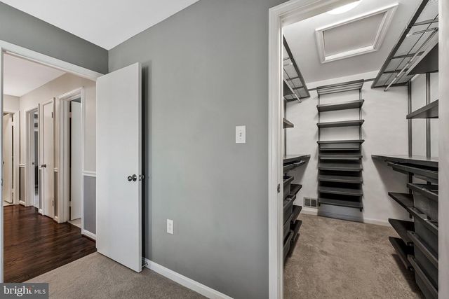 1606 BLACKSMITH LN, Herndon, VA 20170