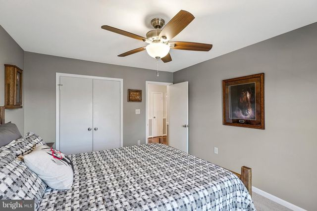 1606 BLACKSMITH LN, Herndon, VA 20170