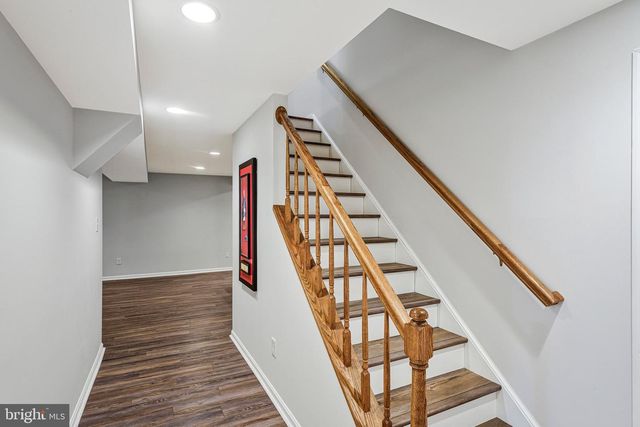 1606 BLACKSMITH LN, Herndon, VA 20170