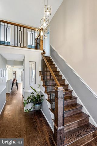 1606 BLACKSMITH LN, Herndon, VA 20170