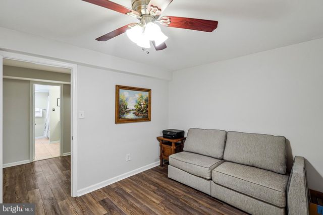 1606 BLACKSMITH LN, Herndon, VA 20170