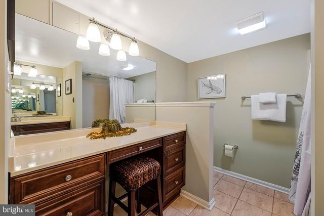 1606 BLACKSMITH LN, Herndon, VA 20170