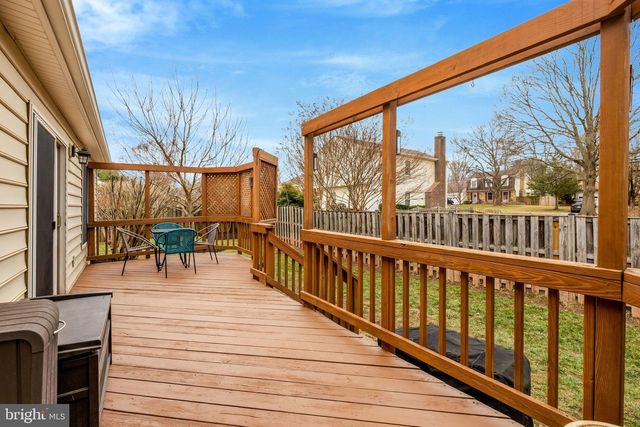 1606 BLACKSMITH LN, Herndon, VA 20170