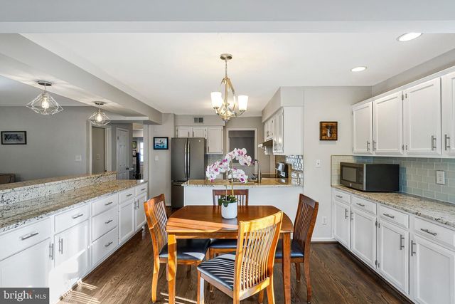 1606 BLACKSMITH LN, Herndon, VA 20170