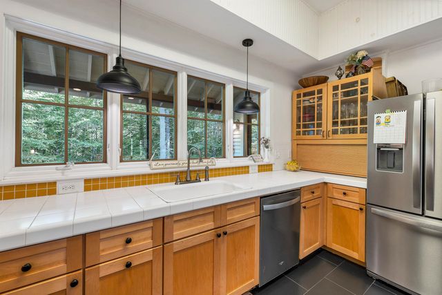 2 Kehonka Hill Road, Wolfeboro, NH 03894