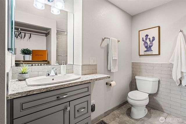 2204 SW 308th Street, Federal Way, WA 98023