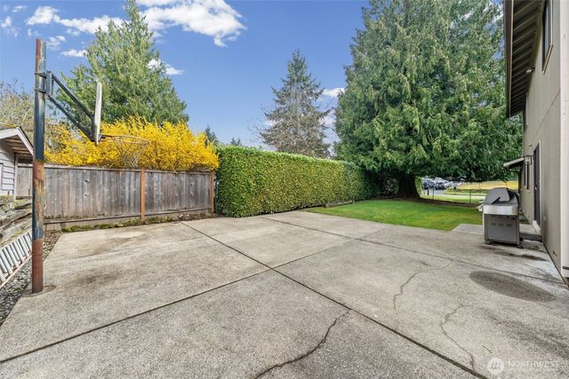 2204 SW 308th Street, Federal Way, WA 98023