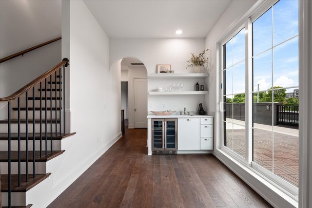 1208A Hawkins St, Nashville, TN 37203