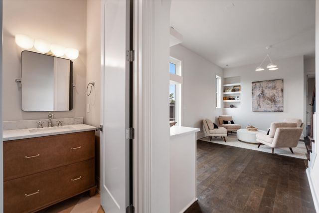 1208A Hawkins St, Nashville, TN 37203
