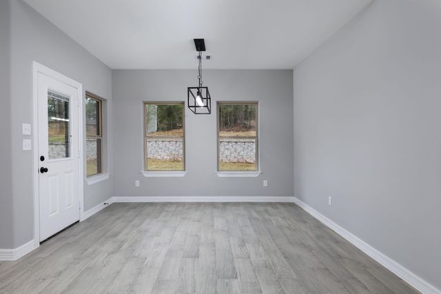 1737 E Lake Drive, Huntsville, TX 77340