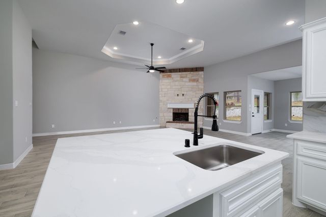 1737 E Lake Drive, Huntsville, TX 77340