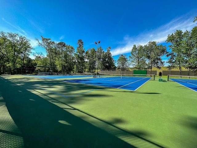 1737 E Lake Drive, Huntsville, TX 77340