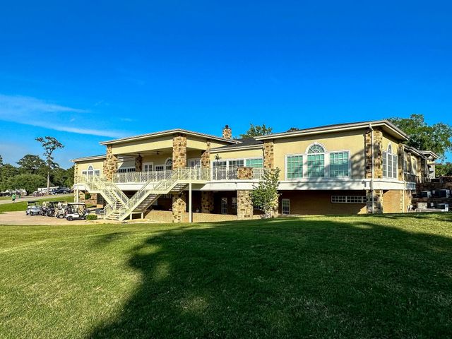 1737 E Lake Drive, Huntsville, TX 77340