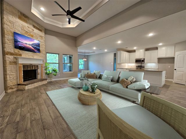 1737 E Lake Drive, Huntsville, TX 77340