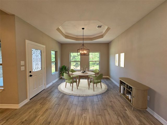 1737 E Lake Drive, Huntsville, TX 77340