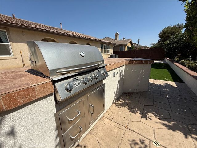 27949 Breakwater Court, Menifee, CA 92585