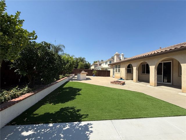 27949 Breakwater Court, Menifee, CA 92585